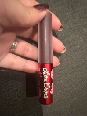 Lime crime velvetine